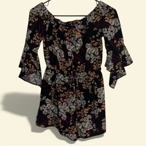 🌹EXPRESS FLORAL ROMPER